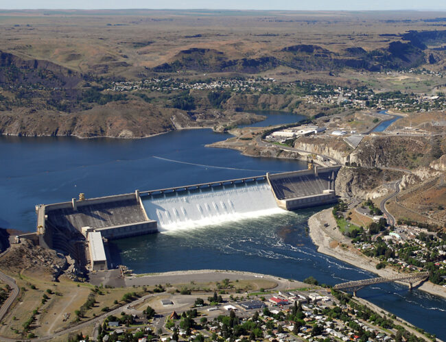 Grand_Coulee_Dam_wikimedia