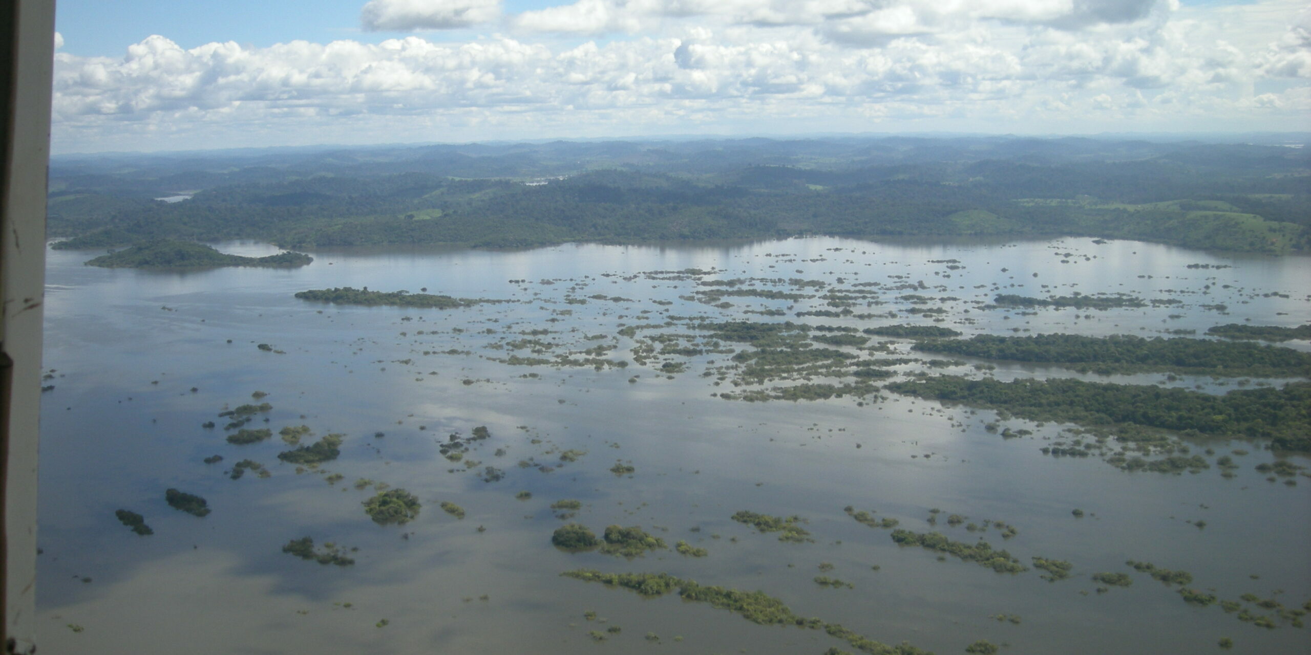 Amazonische Weiten-Foto-christian russau Flüsse in Amazonien. Viele sind durch Quecksilber aus dem illegalen Bergbau verseucht. Foto: Christian Russau