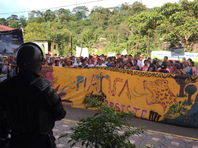 2019-09-18_lmze_protest-piatua-ecuador_va-foto