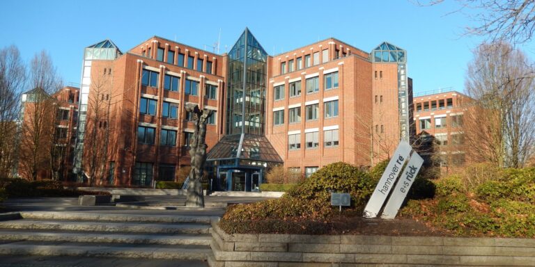 4096px-Hannover_re_Hauptgebäude