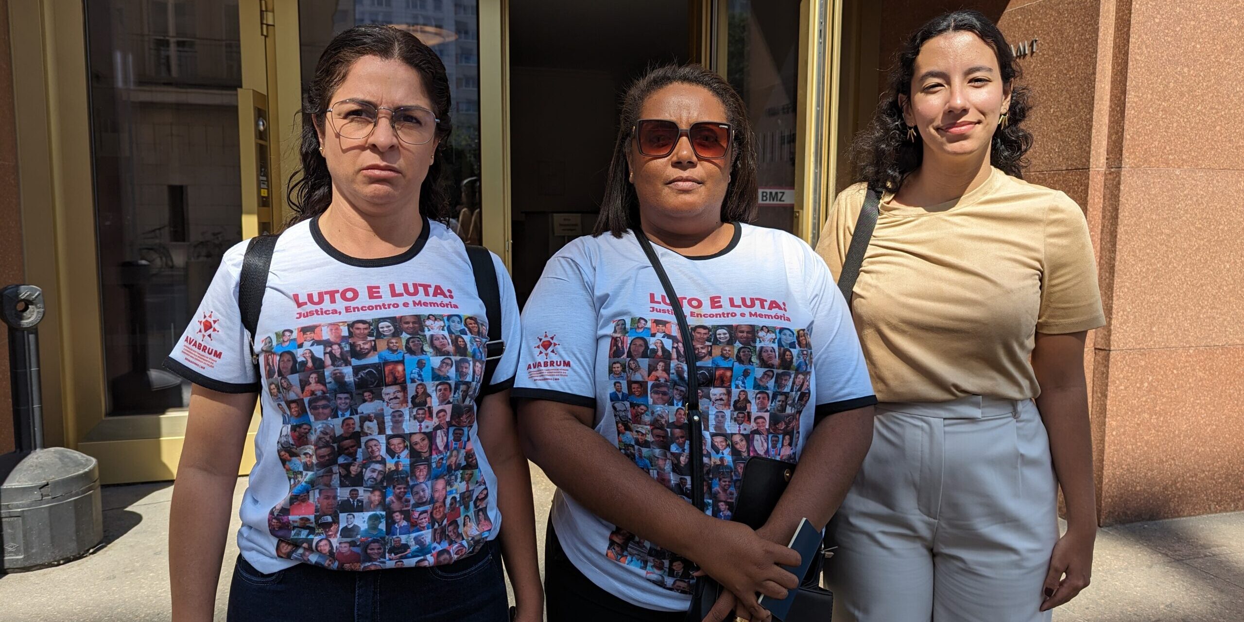 Von_links-nach_rechts-Josiane_Nayara_Thabata-foto-Christian_Russau Josiane de Oliveira Melo und Nayara Cristina Dias Porto Ferreira von Avabrum und deren Rechtsanwältin Thabata Pena Pereira vom Instituto Cordilheira. Foto: Christian Russau